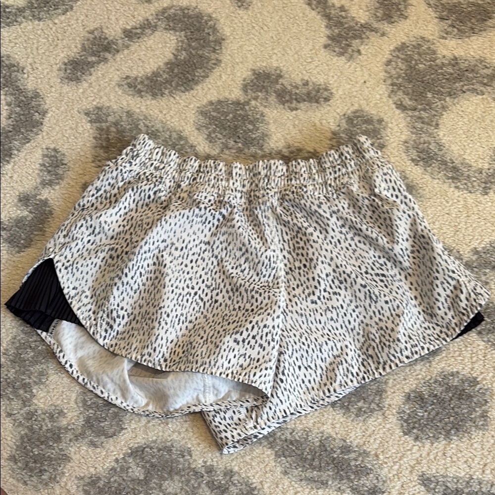 Spotted Lululemon Athletic Shorts. Elastic.